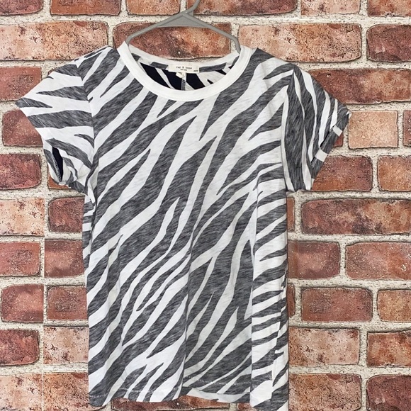 RAG & BONE All Over Zebra Tee
Size XS - Picture 3 of 7